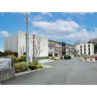 クレセントコート